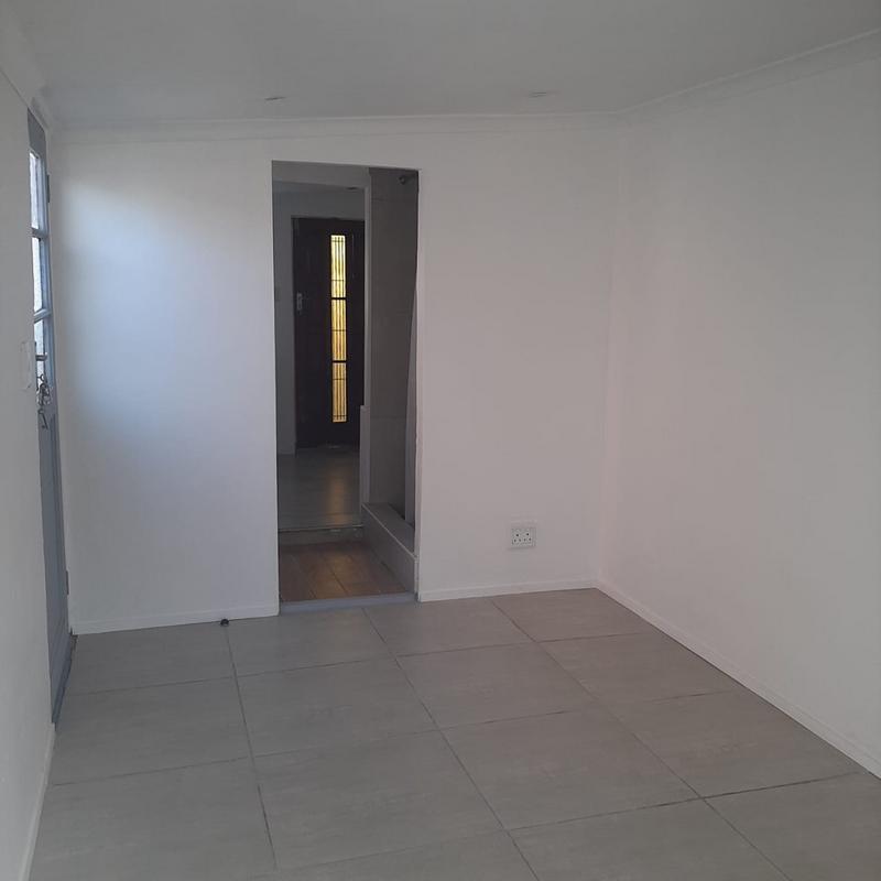 6 Bedroom Property for Sale in Ravensmead Western Cape